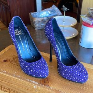 Rock & Republic suede purple 4” heels metal accent dots